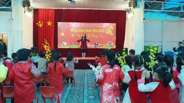 TRƯỜNG MẦM NON LÁNG THƯỢNG TƯNG BỪNG TỔ CHỨC  HỘI CHỢ XUÂN 2024 CHO CÁC CON HỌC SINH