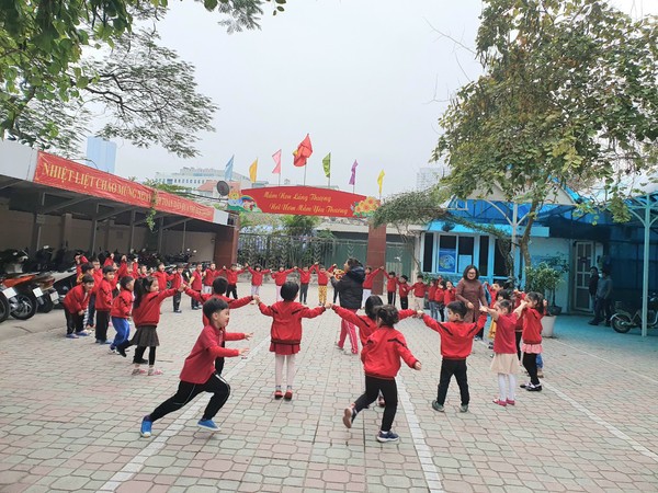 HOẠT ĐỘNG GIAO LƯU  KHỐI  CỦA HỌC SINH TRƯỜNG MẦM NON LÁNG THƯỢNG