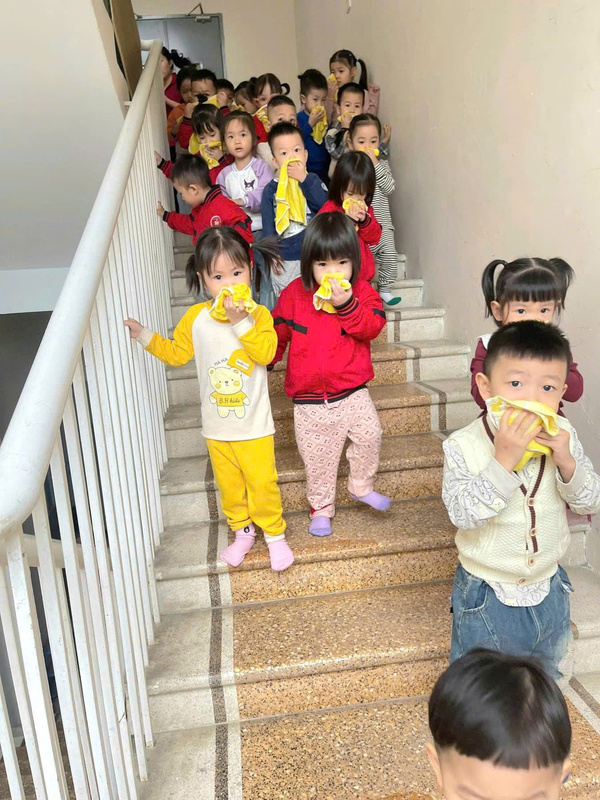 TRƯỜNG MẦM NON LÁNG THƯỢNG TỔ CHỨC DIỄN TẬP CÔNG TÁC PHÒNG CHÁY CHỮA CHÁY CHO CBGVNV VÀ CÁC CON HỌC SINH