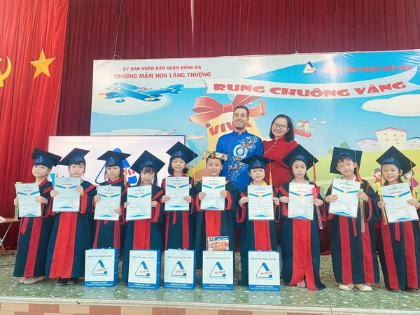TRƯỜNG MẦM NON LÁNG THƯỢNG PHỐI HỢP VỚI TRUNG TÂM TIẾNG ANH VIVA TỔ CHỨC HỘI THI RUNG CHUÔNG VÀNG CHO CÁC CON HỌC SINH